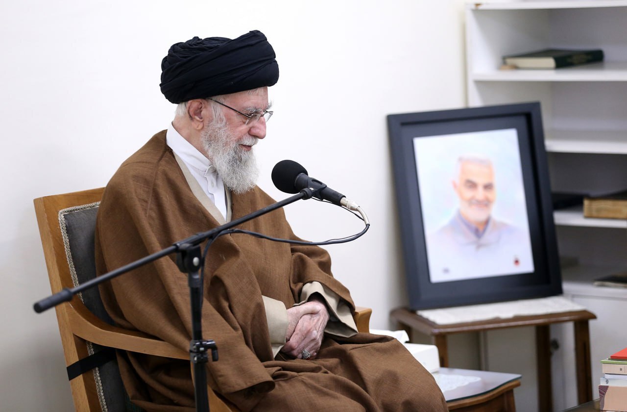 تصاویری از دیدار امروز خانواده سردار سلیمانی با رهبر انقلاب