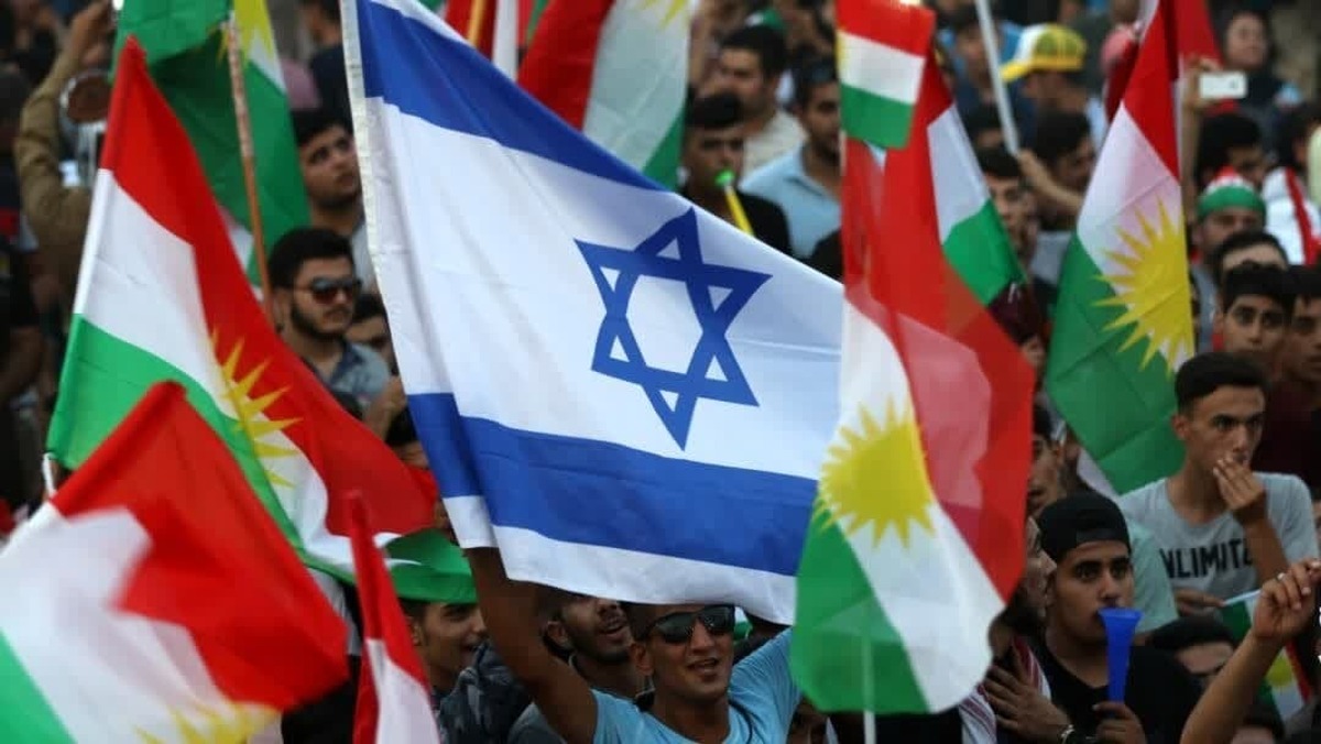 مردم کردستان با پرچم تجزیه طلبان و اسرائیل