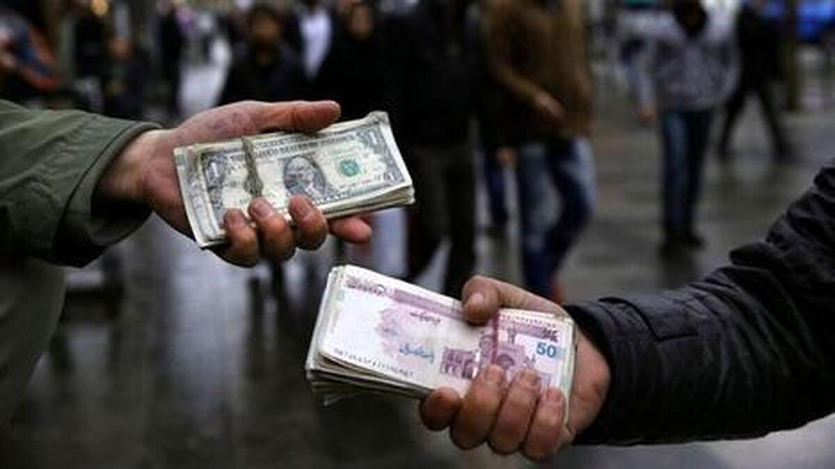 راه آرامش بخشیدن به بازار ارز، اظهارنظرهای طلبکارانه دولت نیست؛ واقعیت کف بازار را بپذیرید
