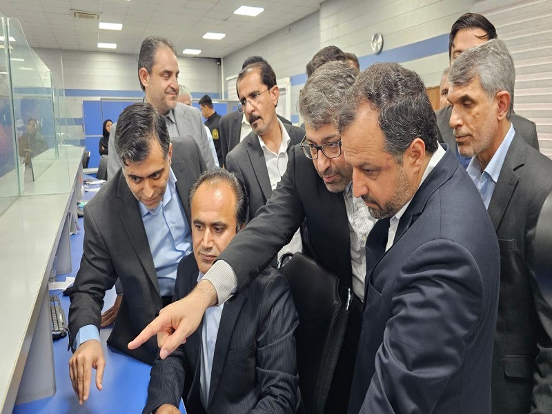 ارائه خدمات شبانه روزی گمرکات مهم کشور به فعالان اقتصادی/ تاخیر در پاسخگویی به استعلامات گمرکی سبب کندی تشریفات ترخیص کالاها می شود ارائه خدمات شبانه روزی گمرکات مهم کشور به فعالان اقتصادی/ تاخیر در پاسخگویی به استعلامات گمرکی سبب کندی تشریفات ترخیص کالاها می شود