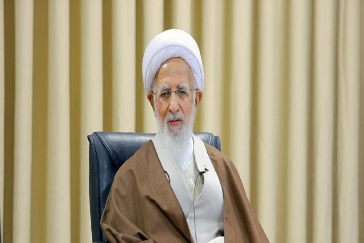 آیت‌الله جوادی آملی: پرچم انقلاب را تا ظهور حفظ نمایید و همه در مراسم 22 بهمن شرکت کنید