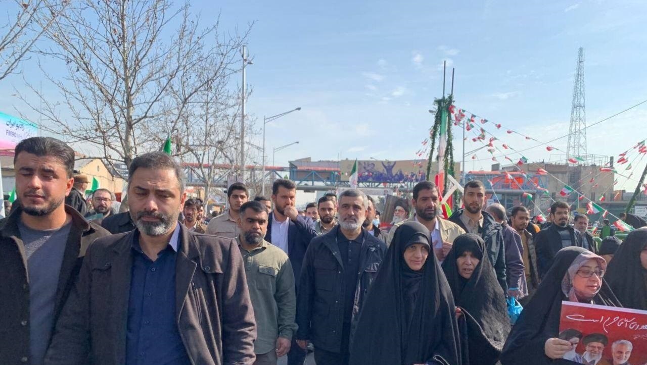 جشن ۴۵ سالگی انقلاب در ایران/ طنین مرگ بر آمریکا در راهپیمایی یوم‌الله ۲۲ بهمن/ خیابان‌ها مملو از عاشقان انقلاب شد
