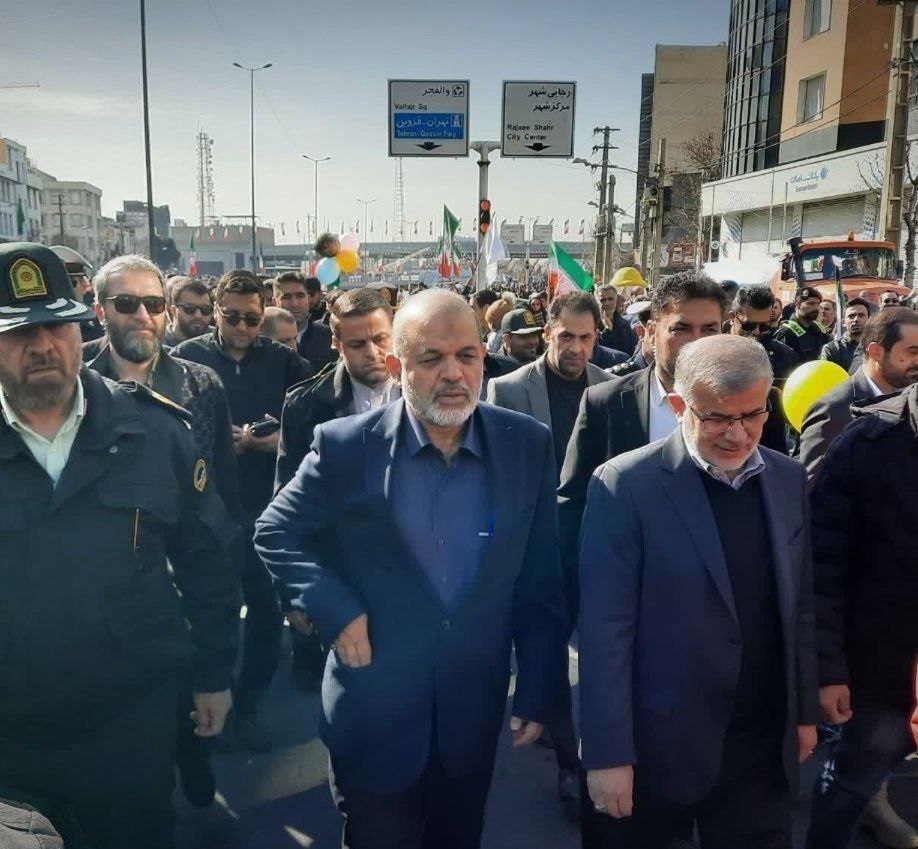 جشن ۴۵ سالگی انقلاب در ایران/ طنین مرگ بر آمریکا در راهپیمایی یوم‌الله ۲۲ بهمن/ خیابان‌ها مملو از عاشقان انقلاب شد