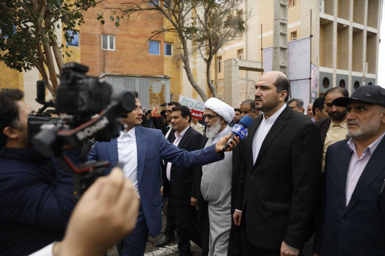 حضور مهندس محسن منصوری در راهپیمایی ۲۲ بهمن