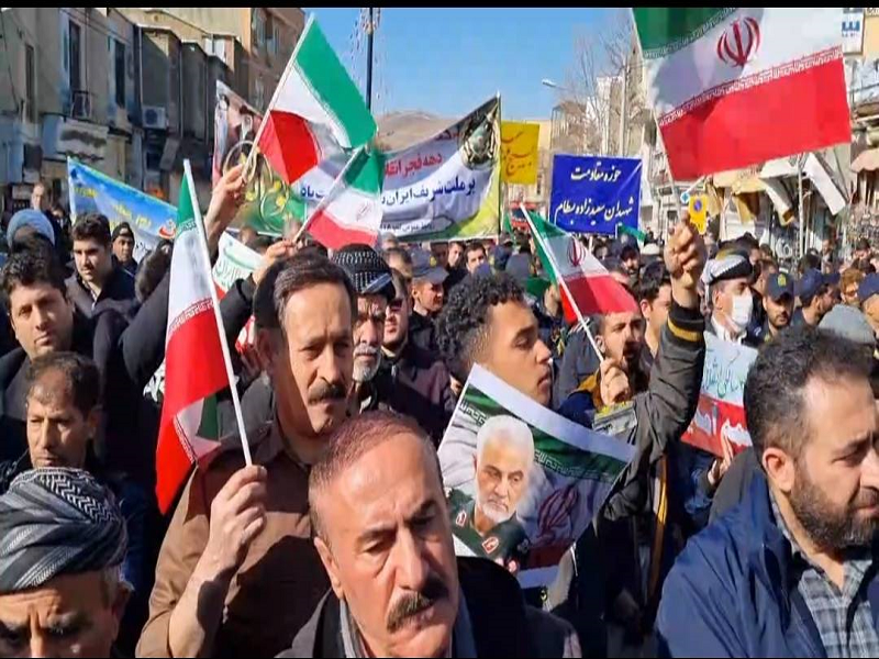 حضور معنادار سقزی‌ها در راهپیمایی ۲۲ بهمن ۱۴۰۲