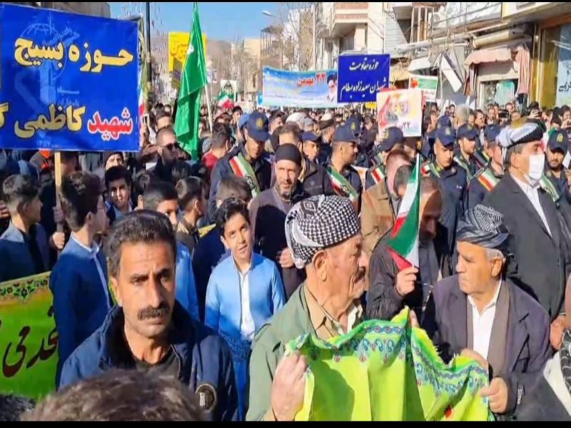 حضور معنادار سقزی‌ها در راهپیمایی ۲۲ بهمن ۱۴۰۲
