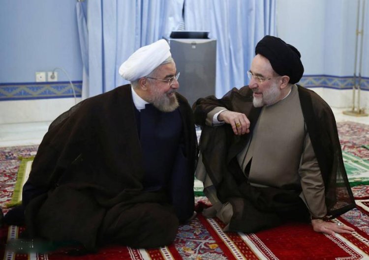 آقای خاتمی! همراهی با مردم یا همکاری با دشمن؟!