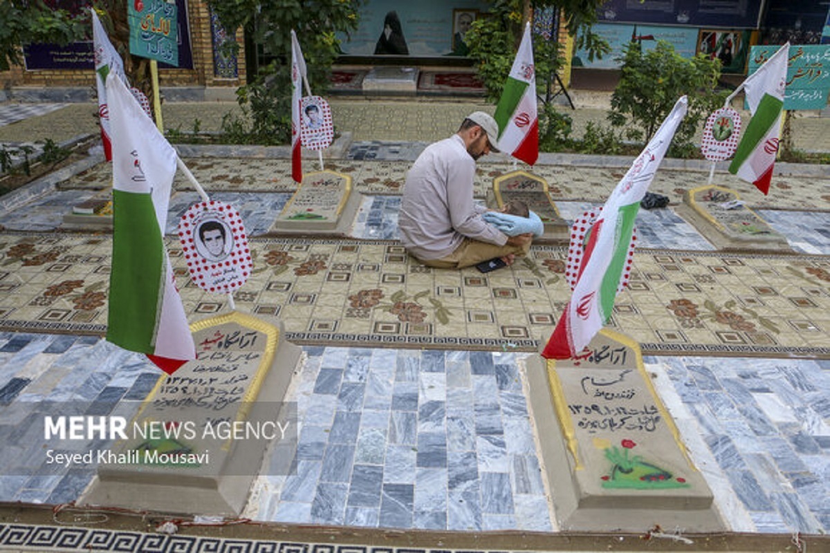 گزارشی از یادمان هویزه؛ هم مقتل و هم مزار شهدا