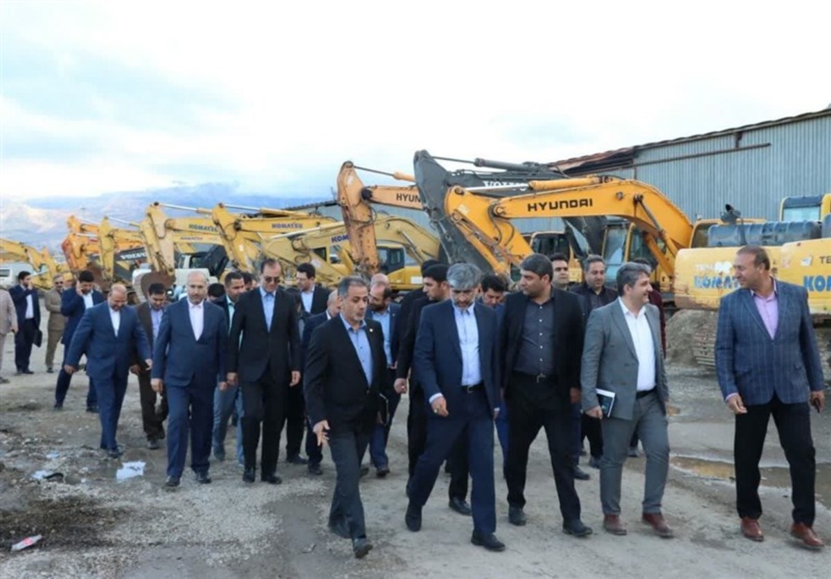 تعیین تکلیف ۱۳۹ دستگاه ماشین‌آلات سنگین معدنی و کشاورزی متروک در گمرک بازرگان
