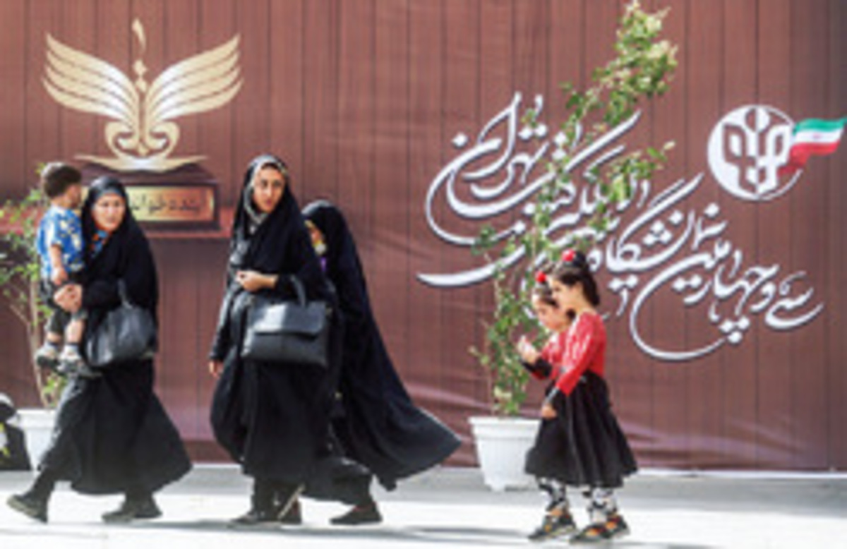 فرهنگ را از زیر دست و پای سیاست بیرون بکشیم