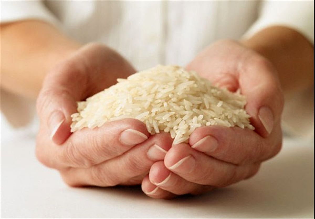 انبارها پر از برنج ایرانی و فروشگاه‌ها پر از برنج خارجی است