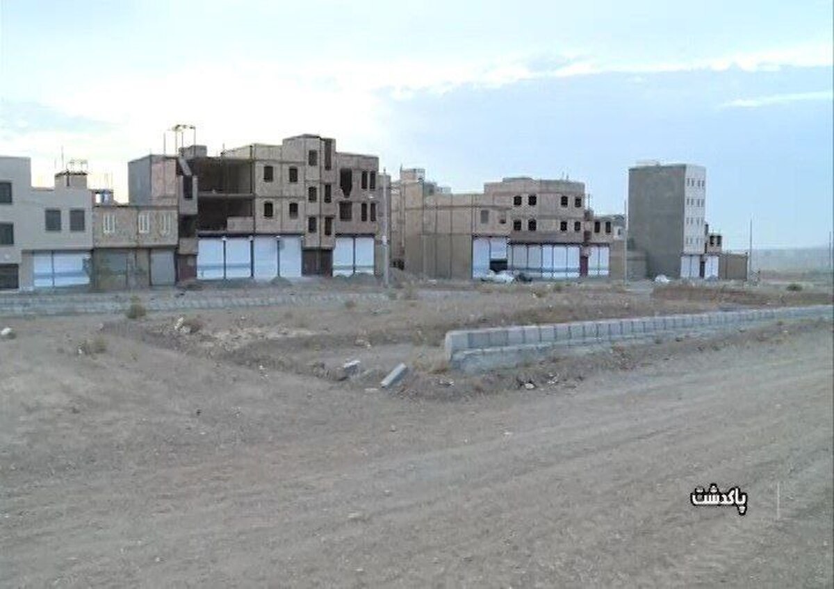 زمین‌های بلاتکلیف فاز 3 شهرداری  پاکدشت و عدم پاسخگویی از سوی مسئولین