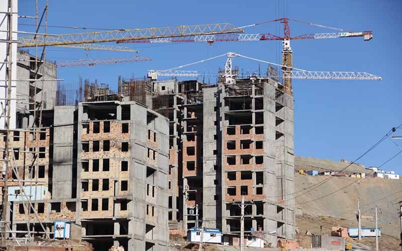یک میلیون و 400 هزار مسکن در حال ساخت است