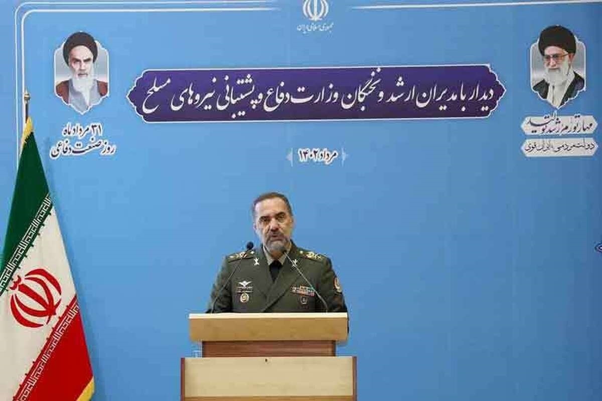 وزیر دفاع: مهاجر ۱۰ یک پهپاد استثنایی است