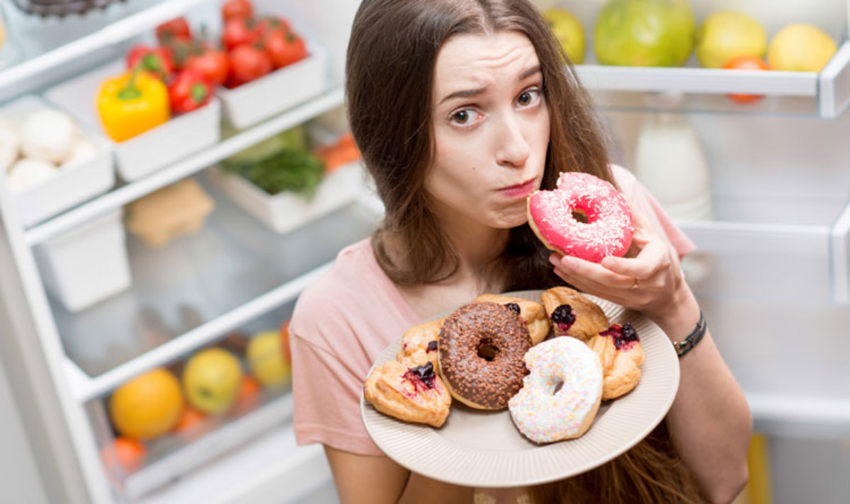 خوردن شیرینی چه تاثیری روی پوستمان دارد؟
