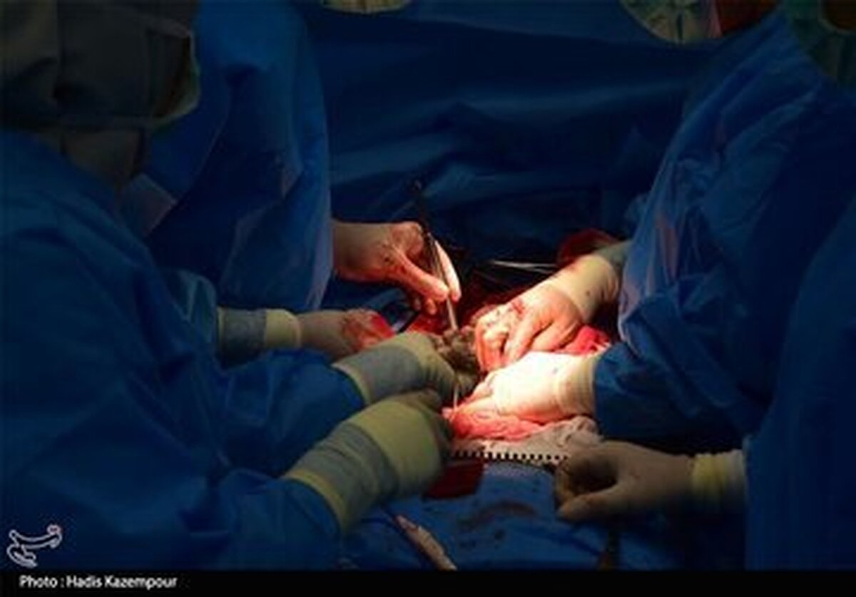 خارج کردن توده ۳/۵ کیلویی از کلیه یک مرد