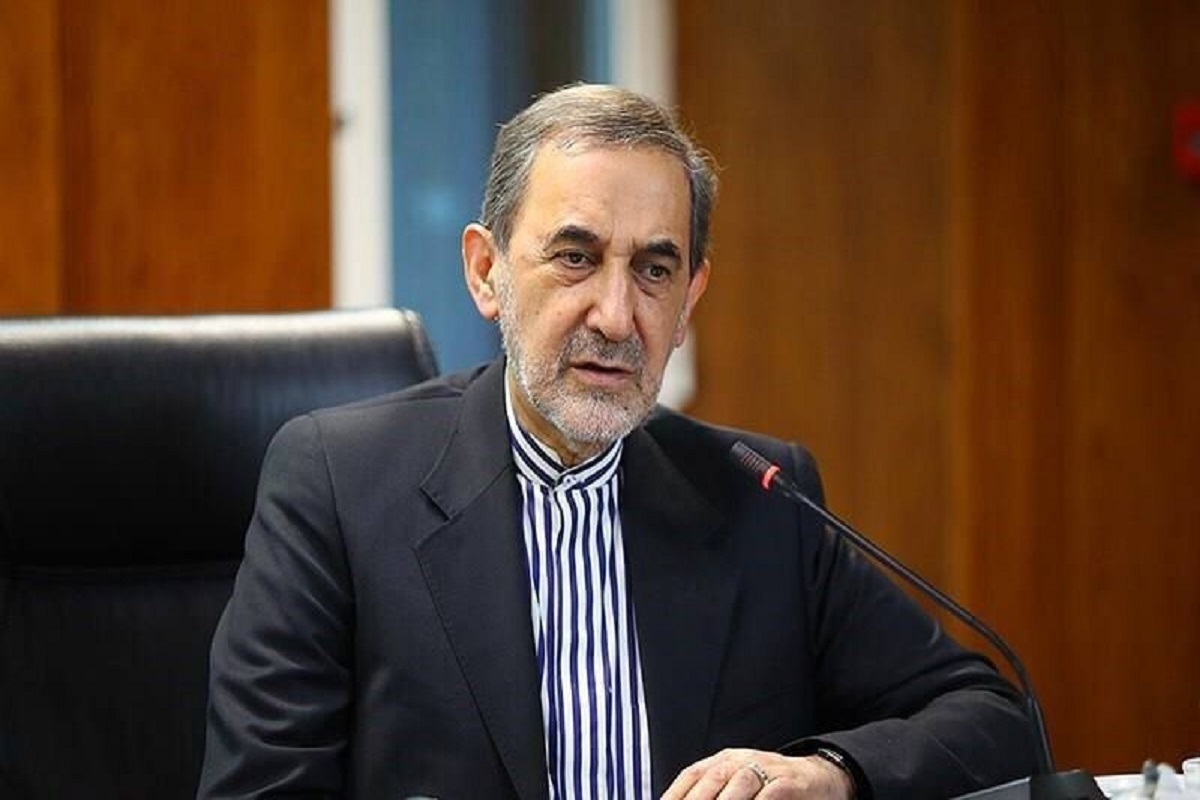 ولایتی: ادامه ادعای امارات در مورد جزایر سه‌گانه، امنیت منطقه را تهدید می‌کند