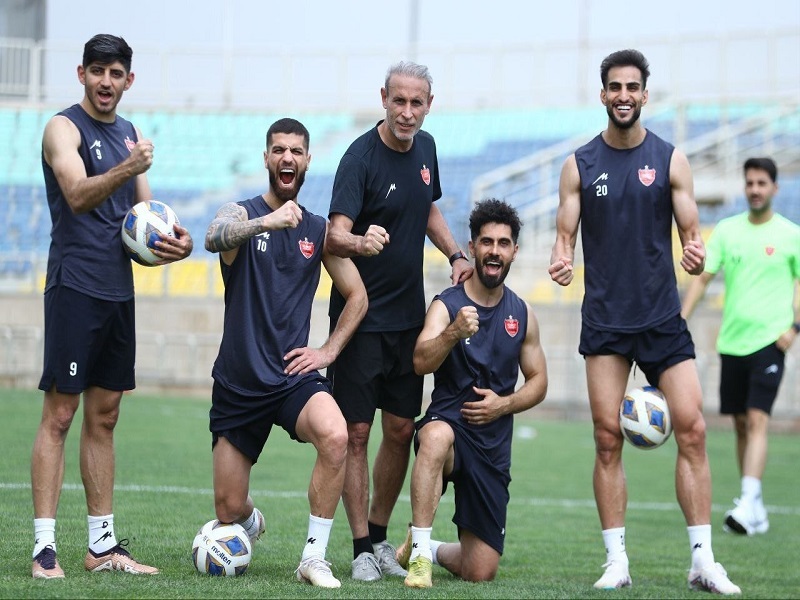 ژست قهرمانانه بازیکنان پرسپولیس برای رونالدو در غیاب بیرانوند+ عکس