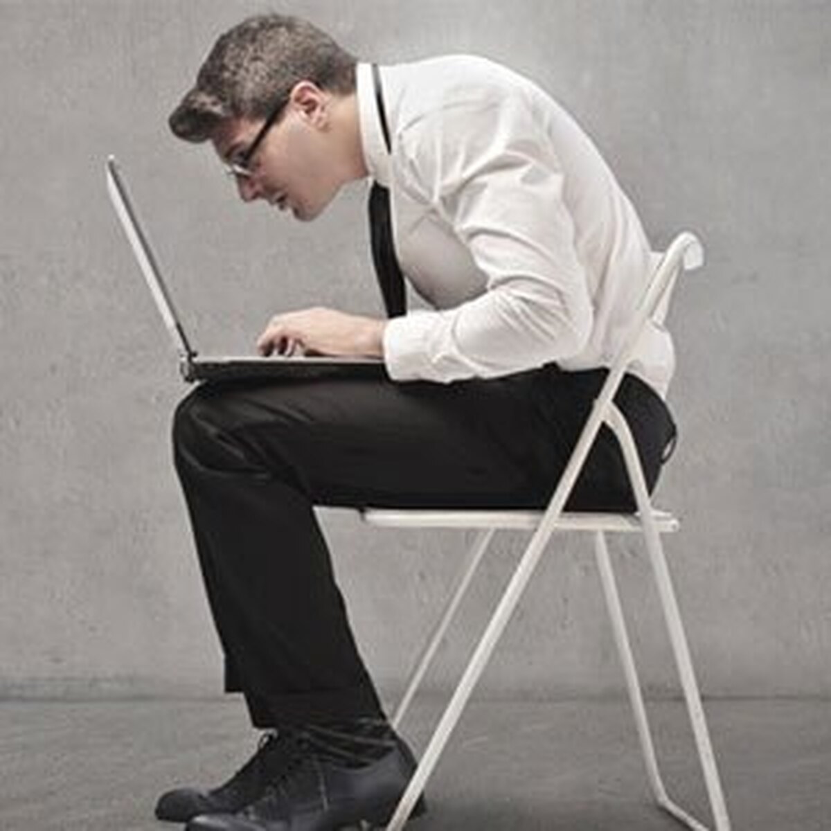 قوز کردن چه عواقبی در بدن دارد؟