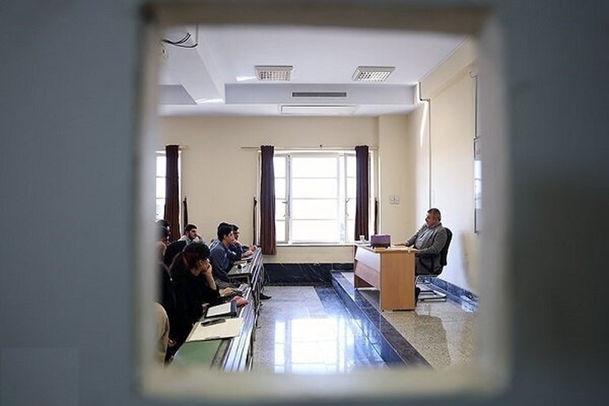 جلسه پایان‌نامه‌ محکوم امنیتی در دانشگاه تهران با رنگ و بوی تجزیه‌طلبی!