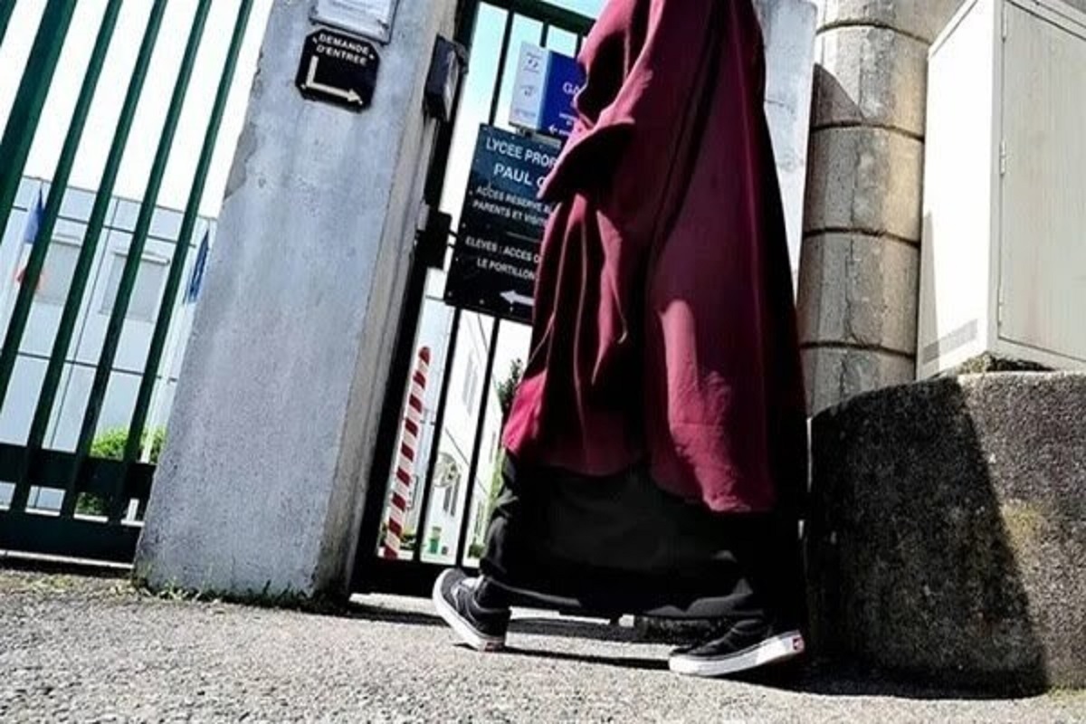 انتقاد سازمان ملل از تصمیم فرانسه برای ممنوعیت پوشش عبا در مدارس