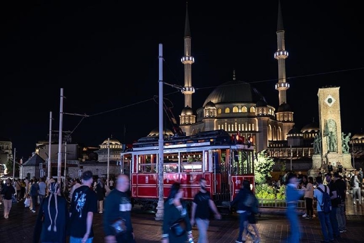 ترکیه از ورود 101 هزار ایرانی به استانبول طی 8 ماه خبر داد
