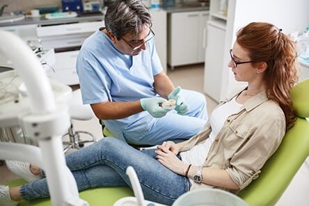 تفاوت متخصص ارتودنسی با دندانپزشک عمومی چیست؟