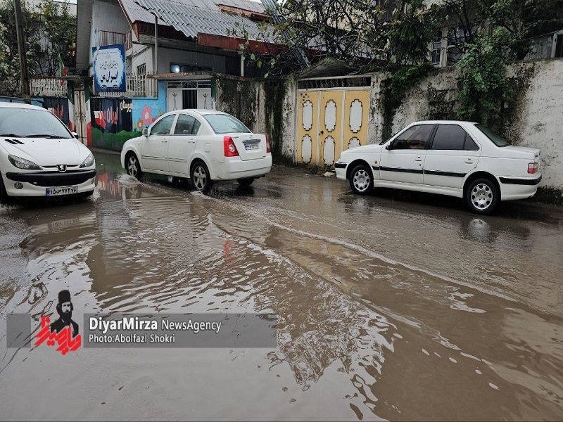 آبگرفتگی معابر در لنگرود+ فیلم و عکس