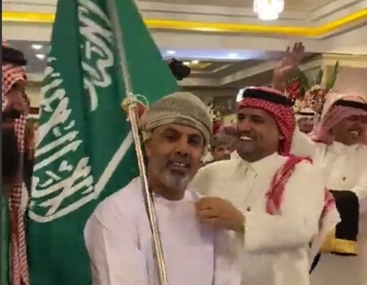 نتیجه افتادن از آن طرف بام؛ رقص شمشیر مقام ایرانی در جشن ملی عربستان