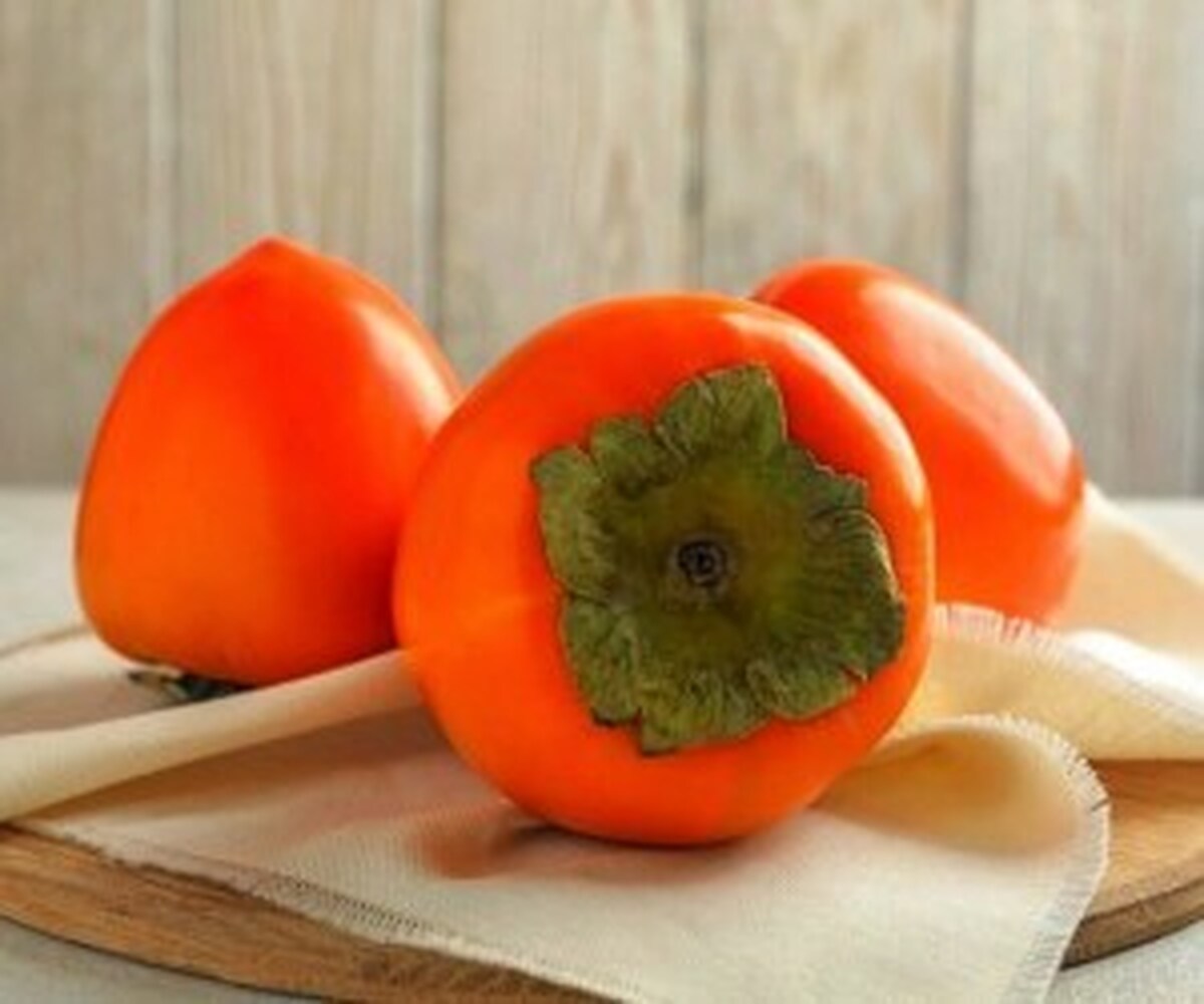 بیش از 30 خواص و فواید خرمالو و برگ میوه خرمالو