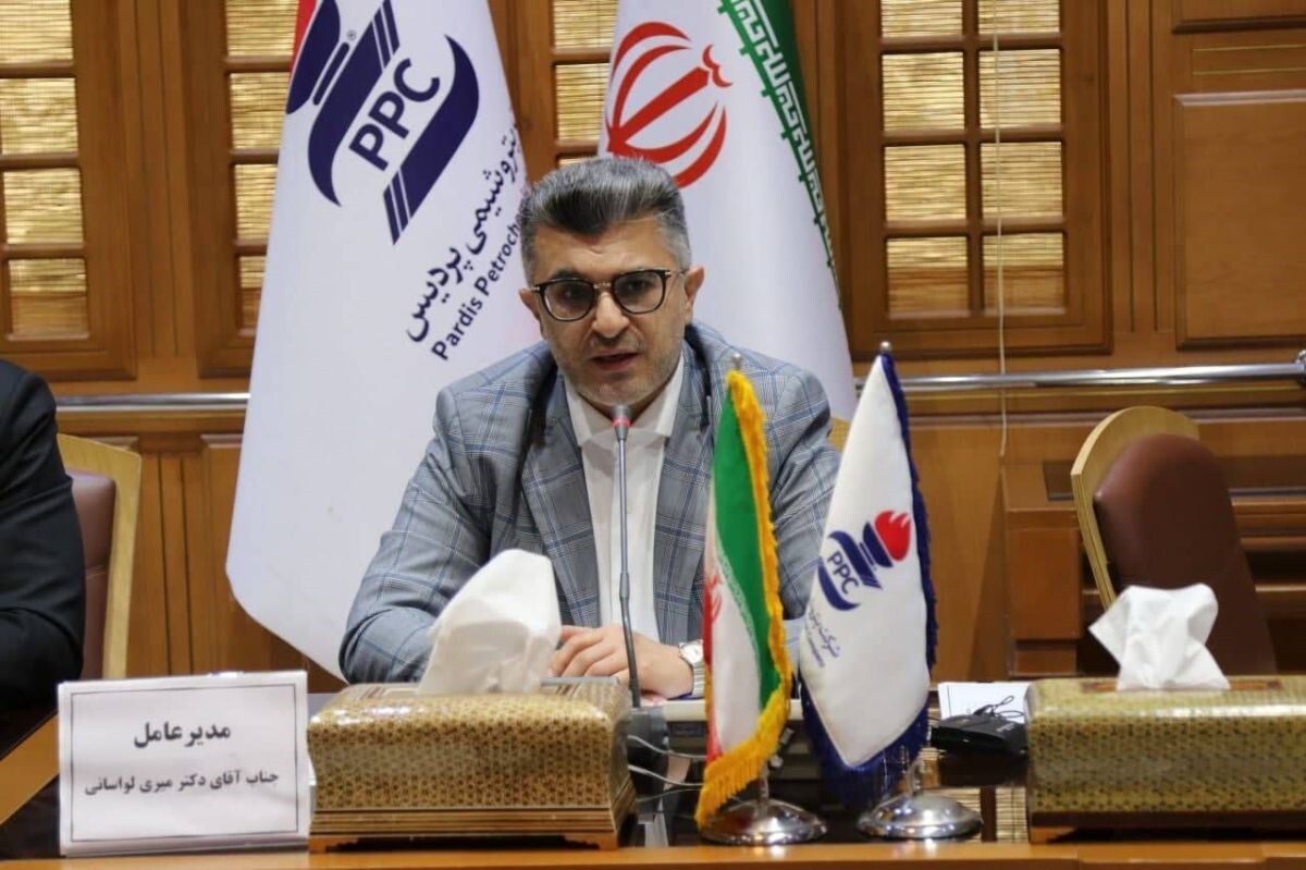 سید محمدرضا میری لواسانی مدیرعامل 16238  میلیارد تومانی پتروشیمی پردیس نشان عالی مدیر سال را کسب کرد