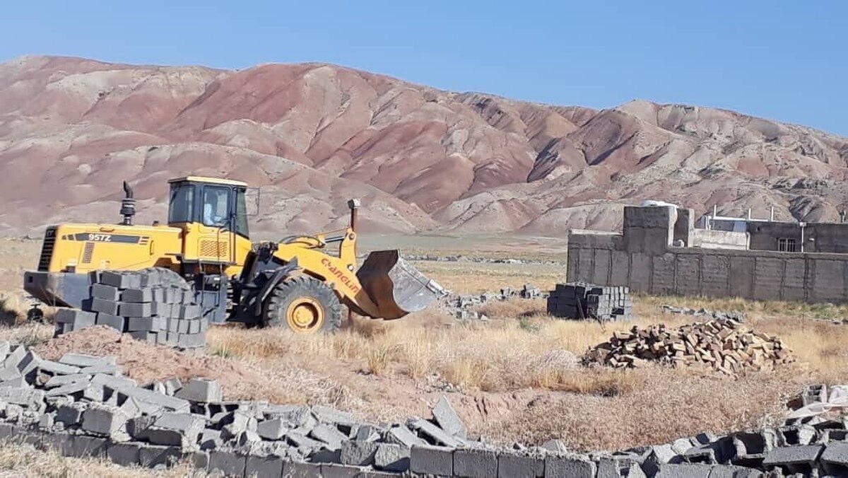کشف زمین‌خواری ۸۰۰ میلیاردی در کرج