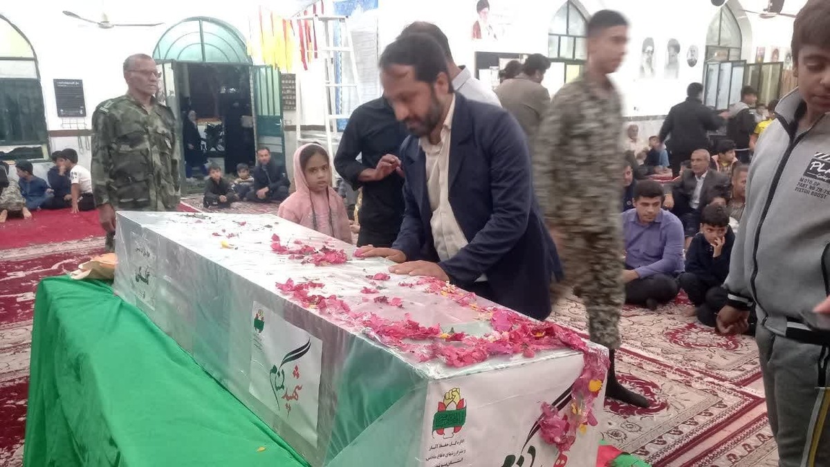 مراسم استقبال از شهید گمنام در آبدان برگزار شد