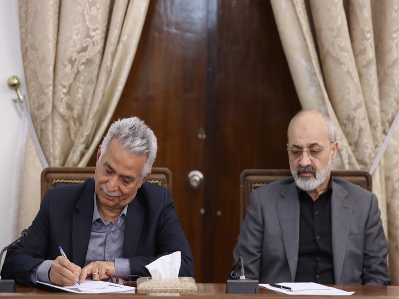 دکتر مخبر: هیچ گره اقتصادی وجود ندارد که توسط مردم و فعالین اقتصادی قابل حل نباشد/ جهش اقتصادی جز با حضور مردم در اقتصاد و اعتماد و فعالیت بخش خصوصی امکانپذیر نیست