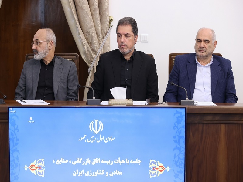 دکتر مخبر: هیچ گره اقتصادی وجود ندارد که توسط مردم و فعالین اقتصادی قابل حل نباشد/ جهش اقتصادی جز با حضور مردم در اقتصاد و اعتماد و فعالیت بخش خصوصی امکانپذیر نیست