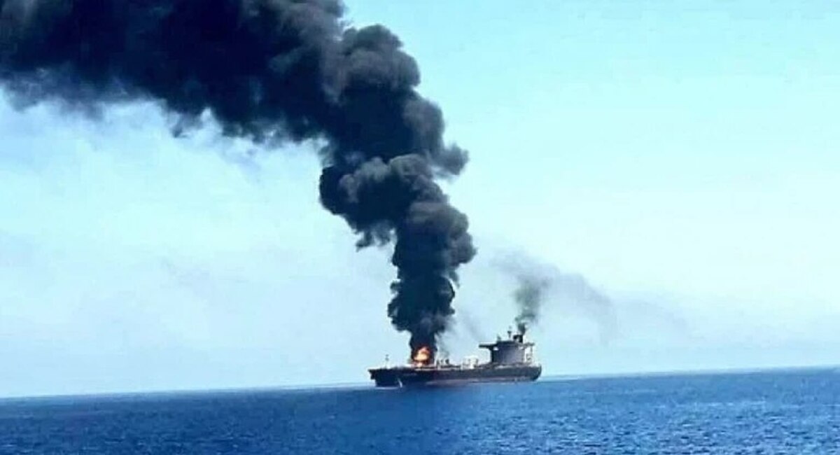 بریتانیا از هدف قرار گرفتن دو کشتی در خلیج عدن خبر داد
