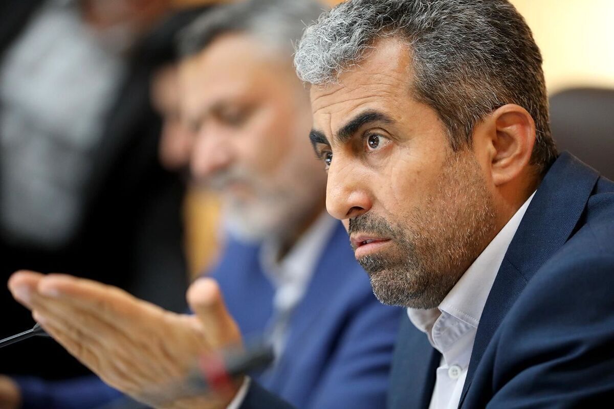 کالا‌های اساسی با وجود پرداخت ارز ترجیحی با قیمت ۲ تا ۳ برابری به دست مردم می‌رسد