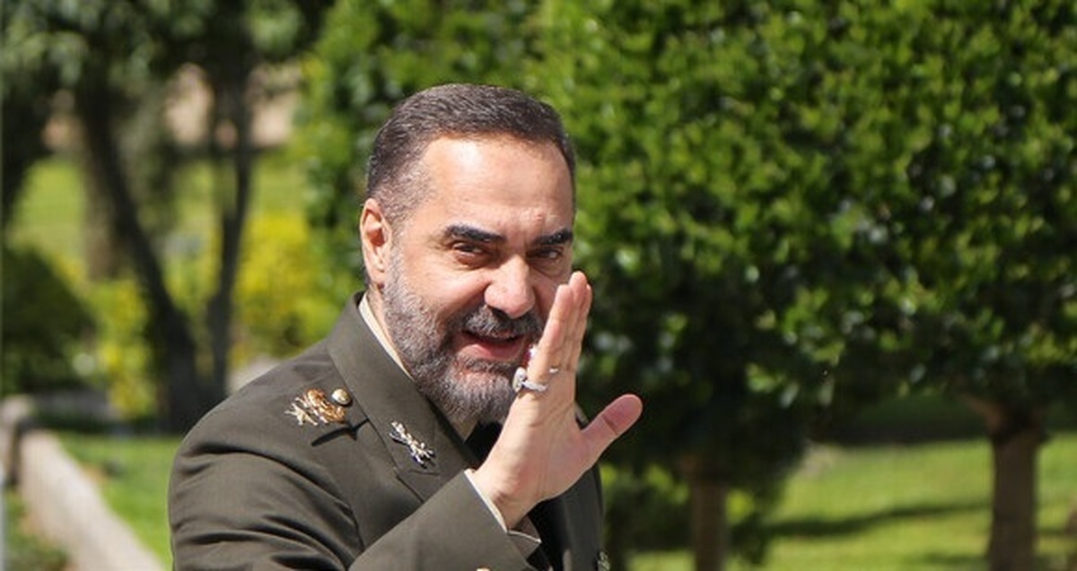 وزیر دفاع: ورود هواپیمای سیمرغ به ناوگان مسافربری را دنبال می‌کنیم