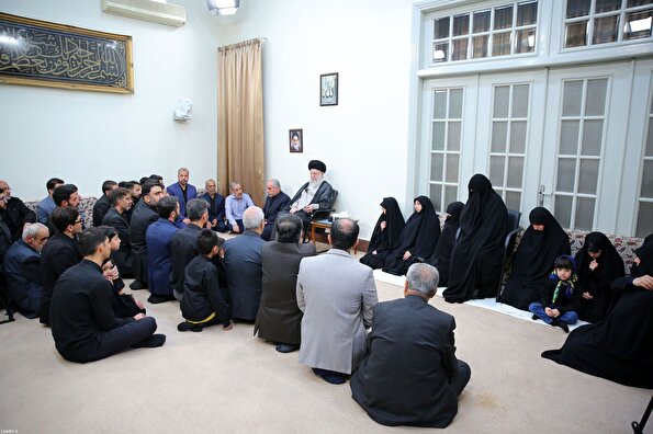 تصاویری از دیدار خانواده‌های شهدای خدمت با امام خامنه‌ای