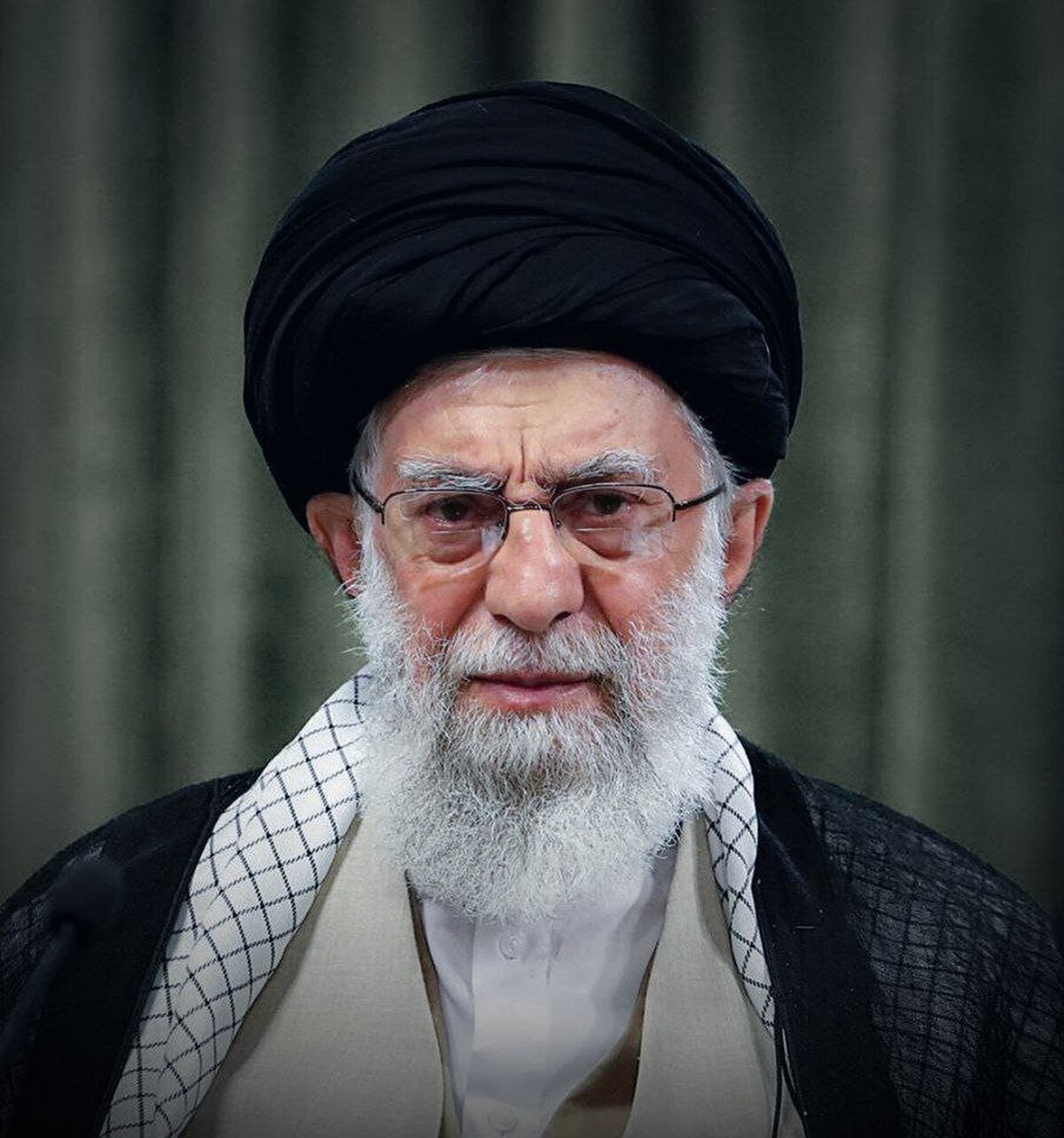 رهبر انقلاب، خطاب به نامزدهای انتخابات: رقیب‌هراسی نکنید؛ کشور ضرر میکند