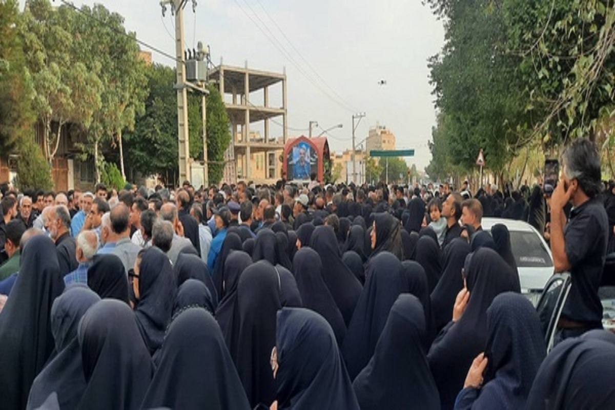 پیکر سردار رضا محمدسلیمانی در اصفهان آرام گرفت