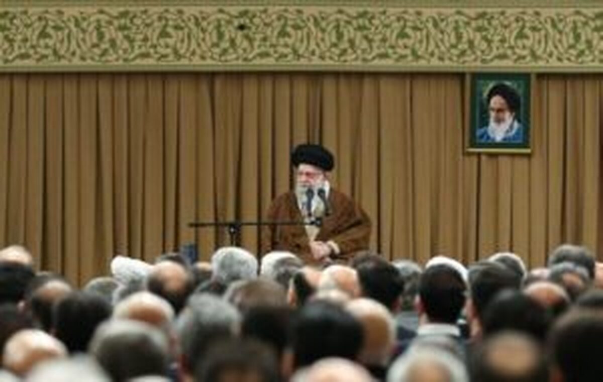 رهبر انقلاب: با وجود مشکلات اقتصادی مردم وارد میدان شدند از نظام دفاع کردند