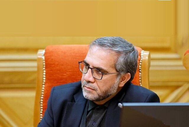 گلرو: طرف آمریکایی از تناقض‌گویی‌ پرهیز کند
