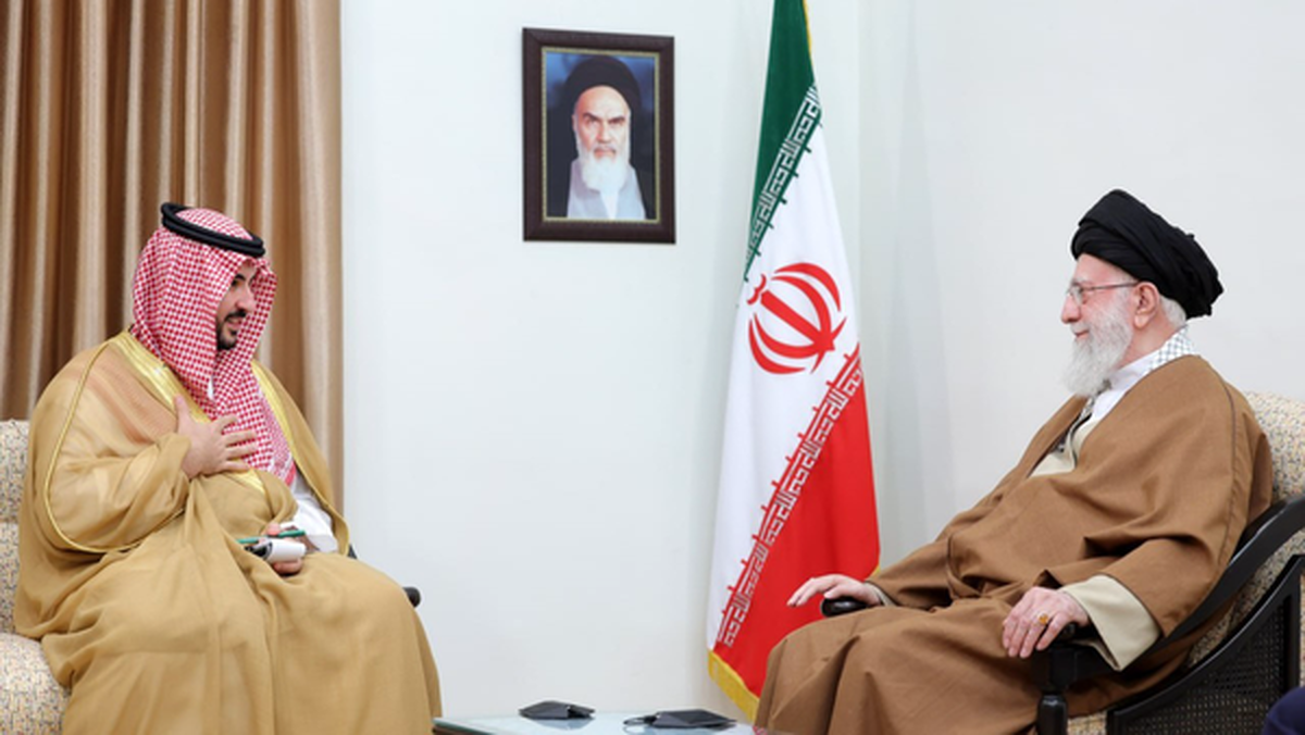 رهبر انقلاب در پاسخ به درخواست وزیر دفاع عربستان چه گفتند؟