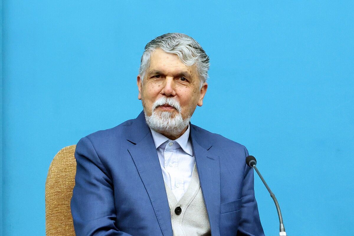 وزیر فرهنگ هشدار داد: افول مرجعیت رسانه‌های رسمی، تهدیدی برای امنیت ملی