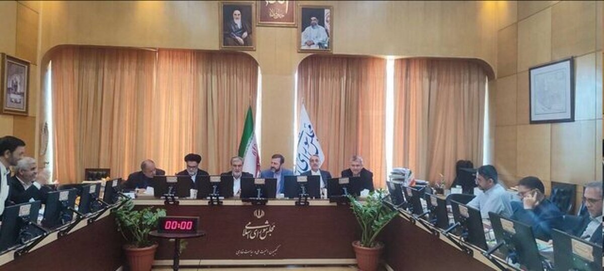 غریب‌آبادی: غنی‌سازی اورانیوم جز خطوط قرمز ماست