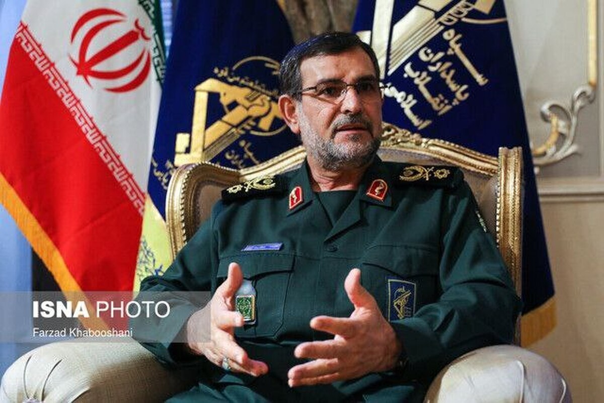 قایق‌های موشک‌انداز و تجهیزات موشکی با برد بلند داریم که برد آن‌ها قابل ذکر نیست
