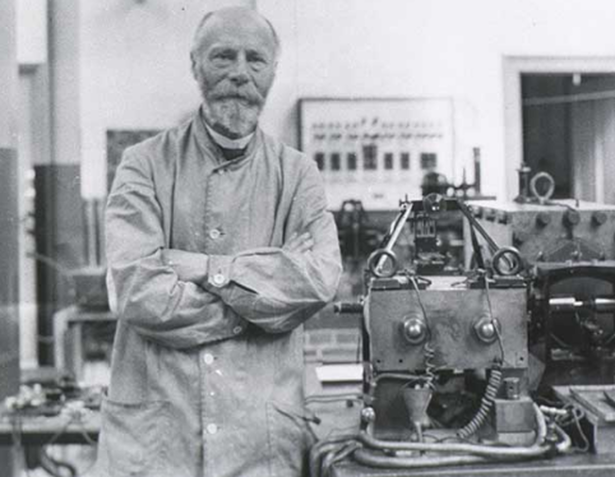 مبدع نوار قلب