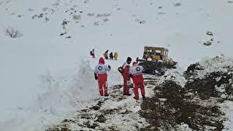 معجزه در کولاک مرگبار سردشت؛ ۱۴ نفر پس از ۵ ساعت جست‌وجوی نفس‌گیر نجات یافتند