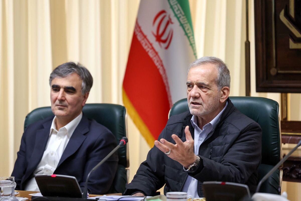 نتیجه وعده های انتخاباتی پزشکیان؛ آوار گرانی و تورم با افزایش ناچیز حقوق و دستمزد